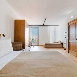 4* Hotel Glass House - Smart & Parking